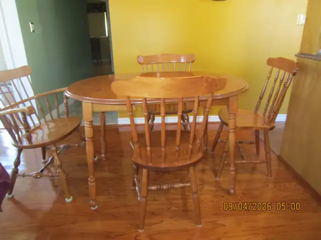 Maple Dining Room Table - Photo 2