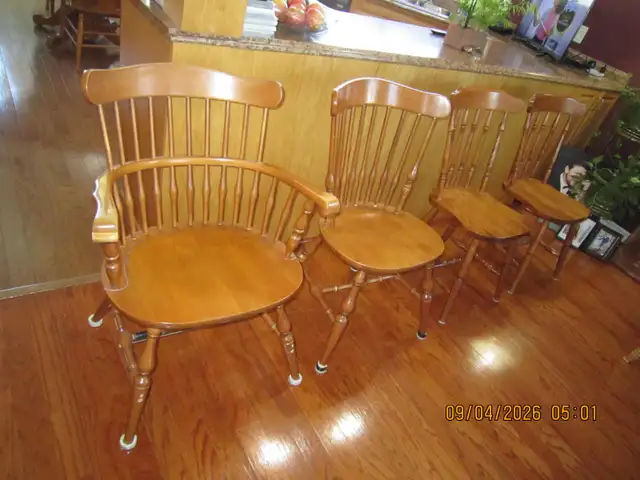 Maple Dining Room Table - Photo 3