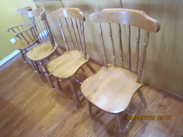 Maple Dining Room Table - Photo 4