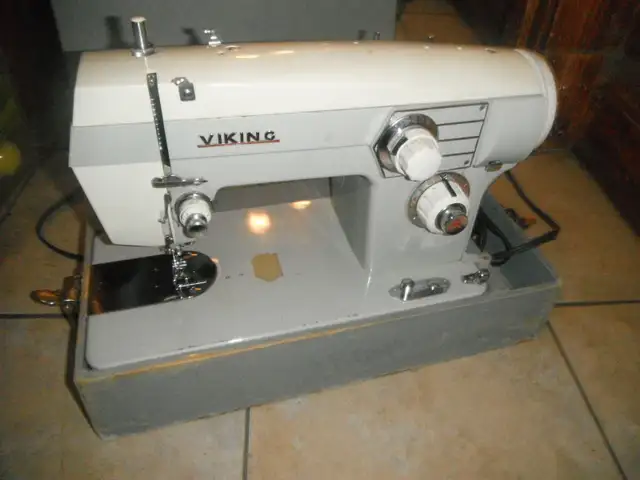 Viking 1960's model 264B sewing Machine - Photo 2