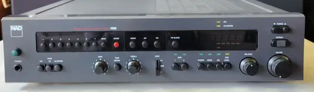 NAD 1600 STEREO PREAMPLIFIER ( NO REMOTE )
