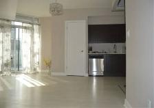 Beautiful 1 BDRM w/Balcony, Parking, & Storage - DowntownToronto - Photo 4