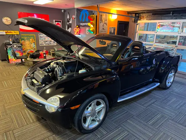 2004 Chevrolet SSR - Photo 7