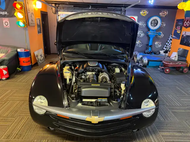 2004 Chevrolet SSR - Photo 10