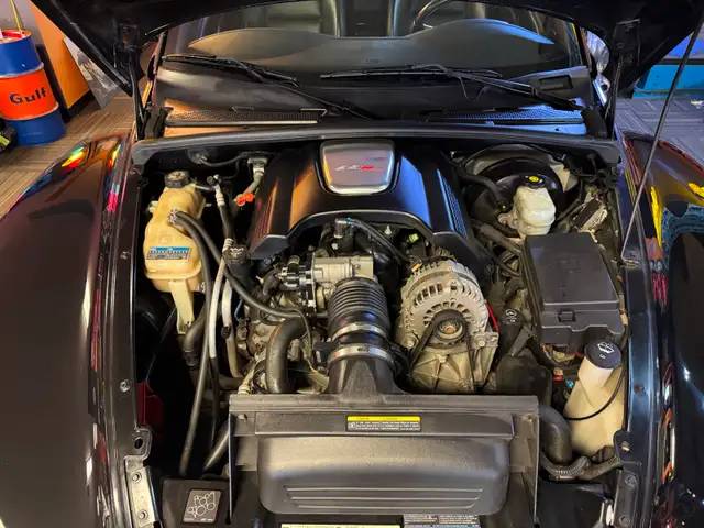 2004 Chevrolet SSR - Photo 11