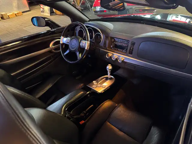 2004 Chevrolet SSR - Photo 14