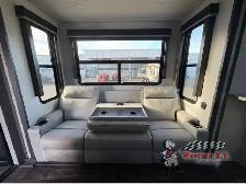 2023 Fuzion 421 - Photo 2