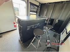 2023 Fuzion 421 - Photo 8