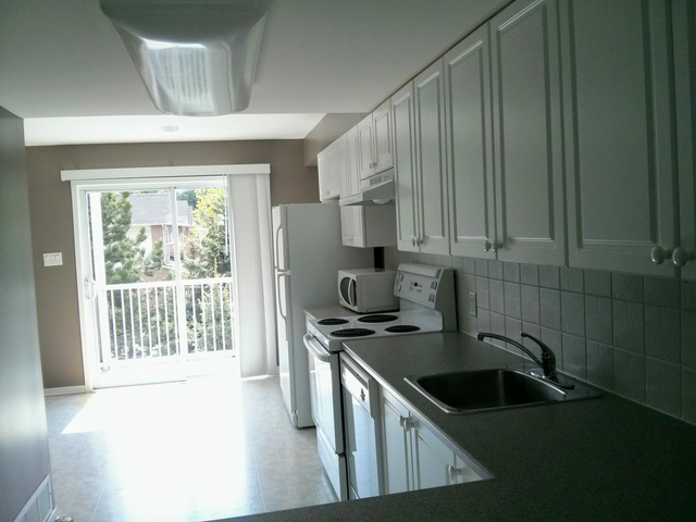 Upper-Level Condo for rent in Barrhaven, Ottawa: 2 bedrooms, 2.5 - Photo 8