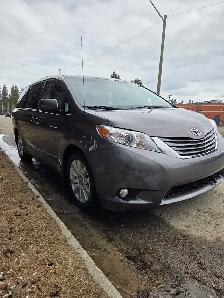 2014 toyota sienna xle AWD low km's - Photo 2