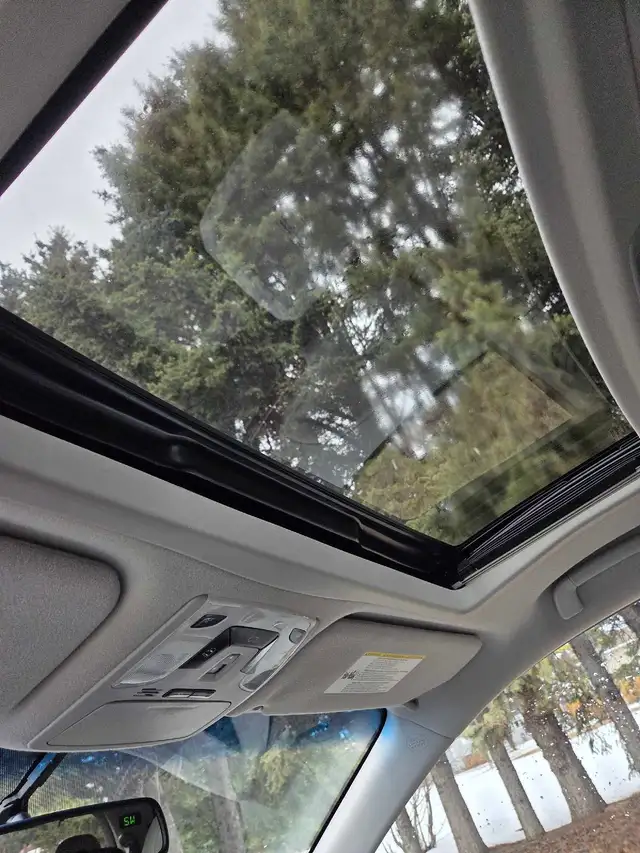 2014 toyota sienna xle AWD low km's - Photo 8