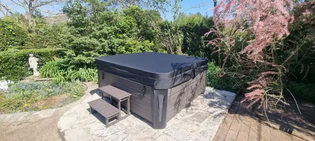 SATURN HOT TUB FOR SALE - Photo 2