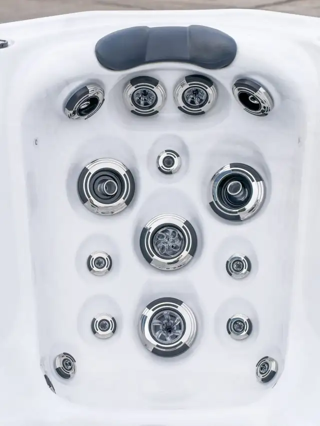 SATURN HOT TUB FOR SALE - Photo 5