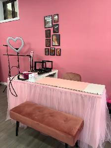Nail tech table rental - Amiri Beauty Bar - Photo 2