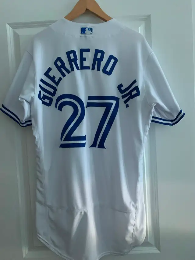 Selling a 2022 Authentic Nike Blue Jays Vladdy Jr. Jersey. - Photo 3