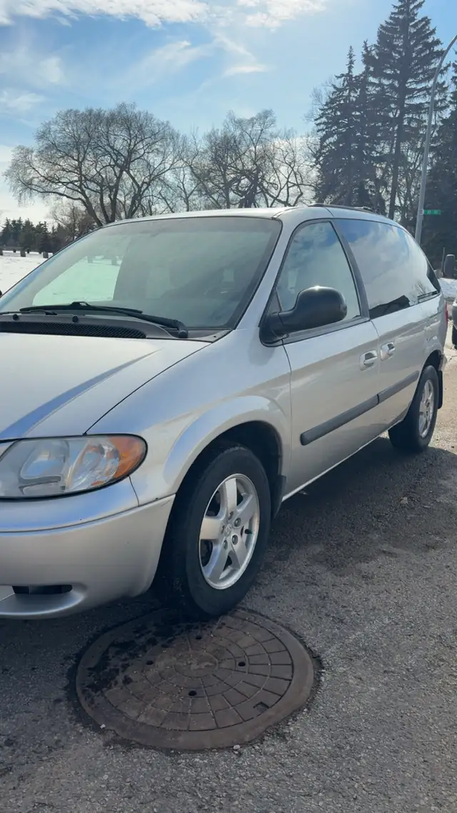 2007 Dodge Caravan SXT 3.3L - Photo 2