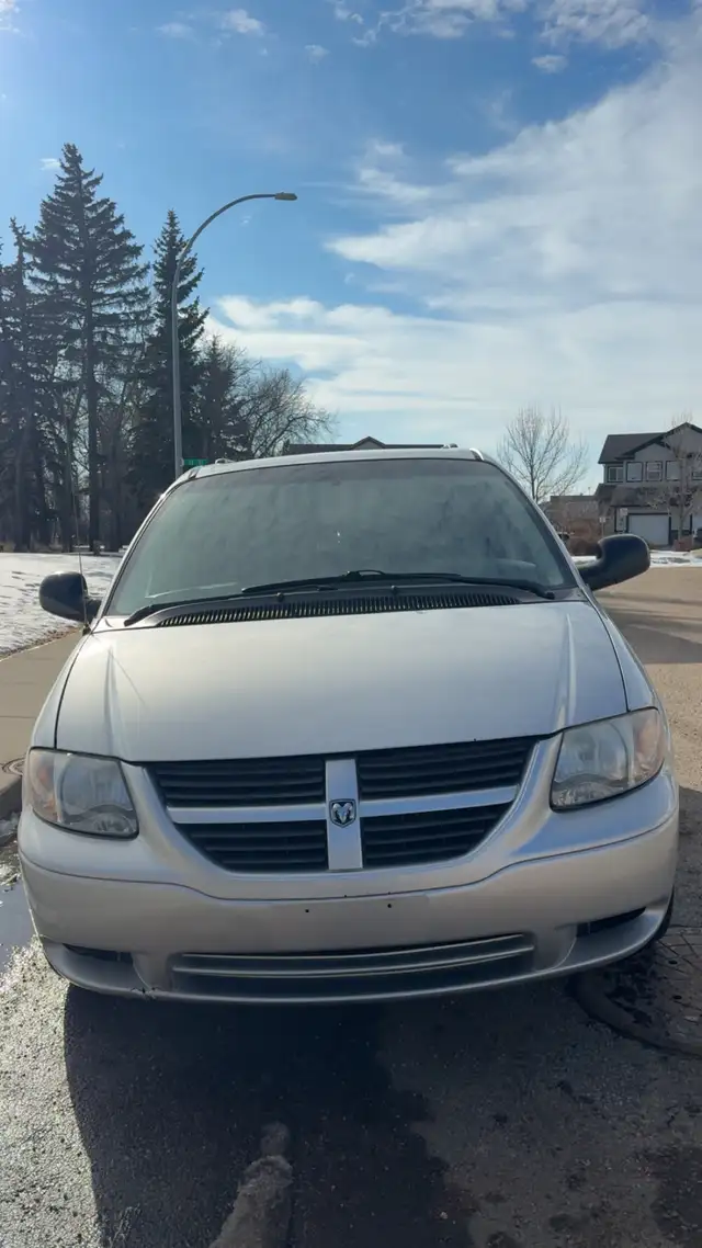 2007 Dodge Caravan SXT 3.3L - Photo 3
