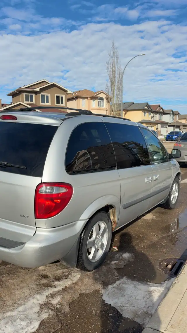 2007 Dodge Caravan SXT 3.3L - Photo 5
