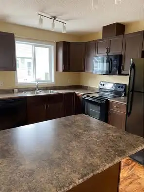 Beautiful Townhouse in Rutherford for rent - Photo 13