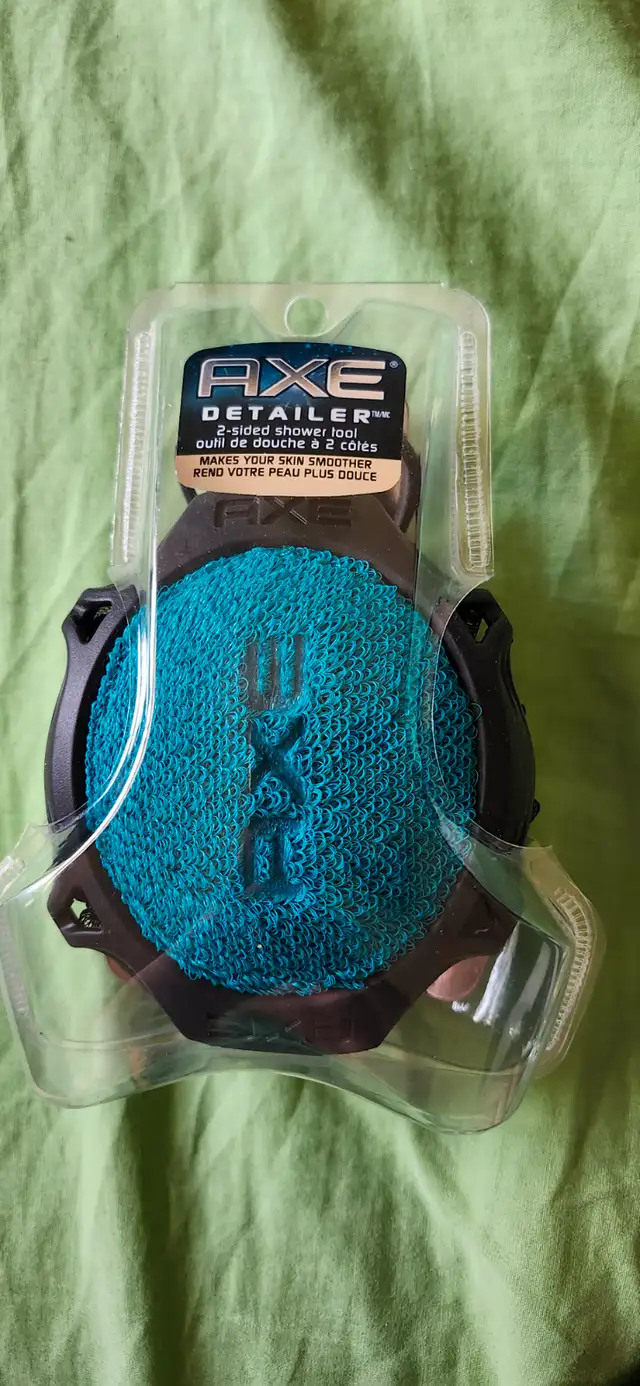 Brand NEW Axe Detailer 2-Sided Shower Tool