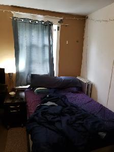 House for rent, utilities included, great area Christie-St.Clair - Photo 6