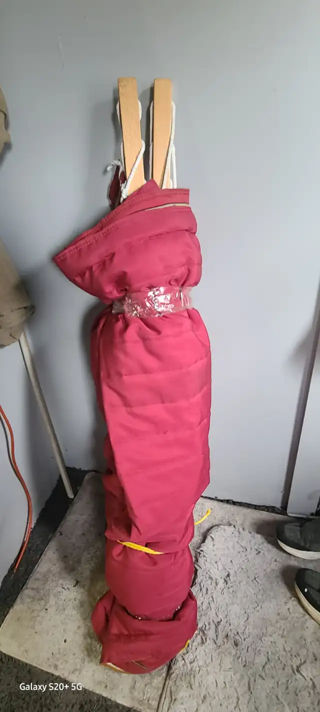 Hammock, Clean Not Used at all GREAT DEAL, only $40 - Photo 3