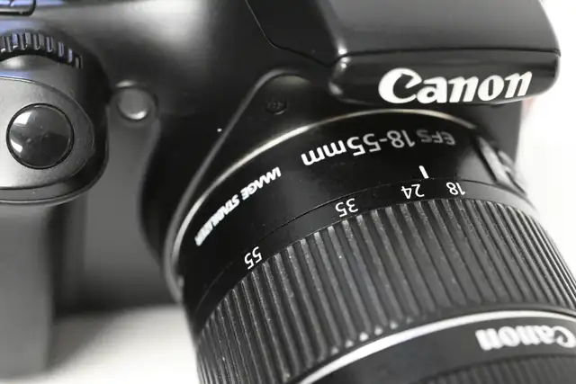 canon EOS Rebel T3 withe 18-55mm USED in working condition - Photo 6