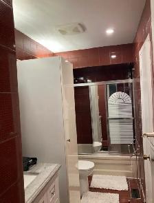 Main floor room for rent - Photo 6