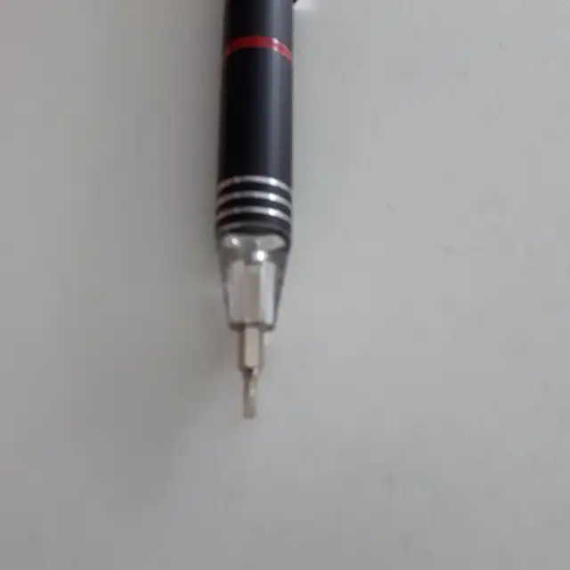 2 OUTILS À VISSER:1 NOIR 6 OUTILS 1 BLEU 8 OUTILS $10.00 CHACUN