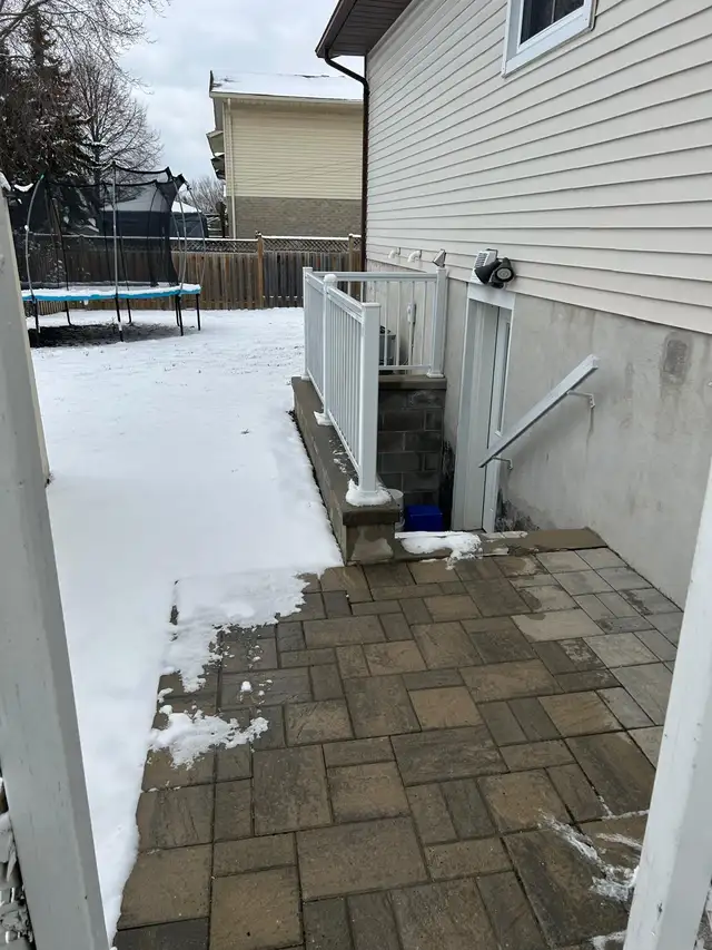 LARGE 1-BDRM ALL INCLUSIVE AVAILABLE MAY 1ST! - Photo 2