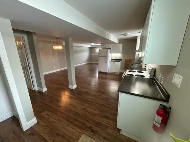 LARGE 1-BDRM ALL INCLUSIVE AVAILABLE MAY 1ST! - Photo 3