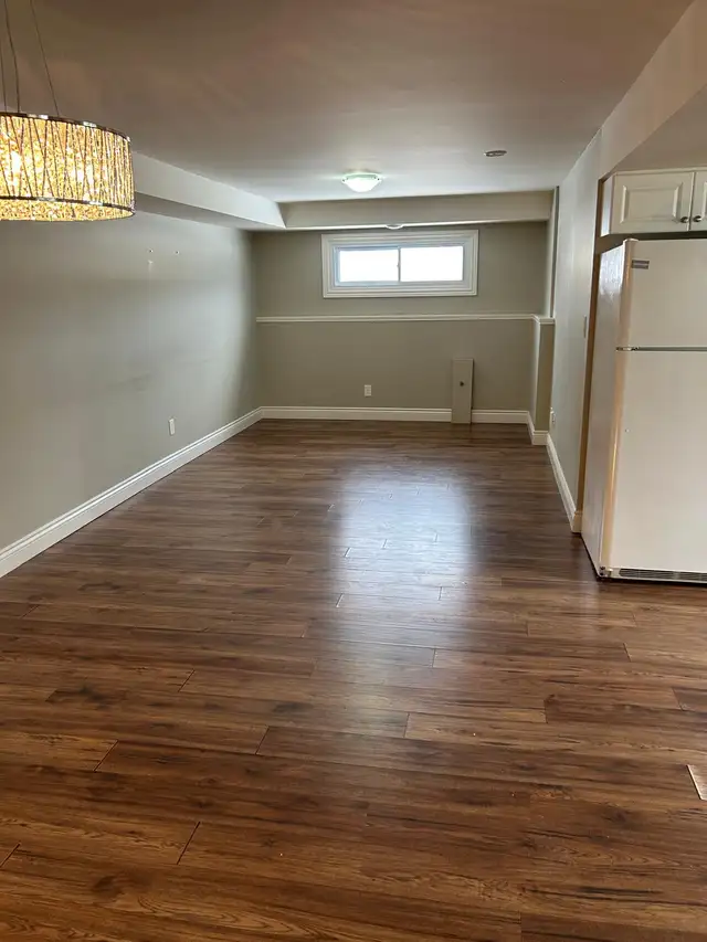 LARGE 1-BDRM ALL INCLUSIVE AVAILABLE MAY 1ST! - Photo 4