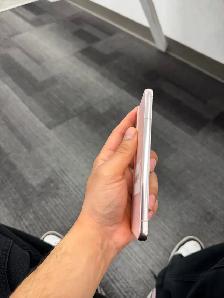 Unlocked Samsung S22 (128 GB) with 1 year warranty! - Photo 3