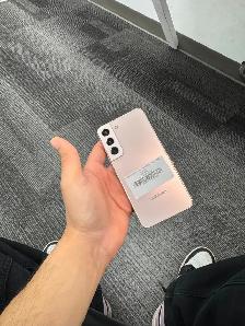 Unlocked Samsung S22 (128 GB) with 1 year warranty! - Photo 4