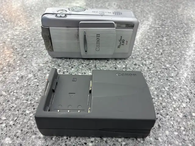 Canon PowerShot S30 Digital Camera