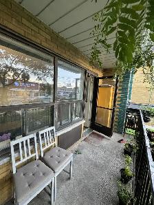 Very spacious studio room for 1 or couple, May 1 Wilson-Bathurst - Photo 4