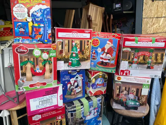 CHRISTMAS INFLATABLES - Photo 4