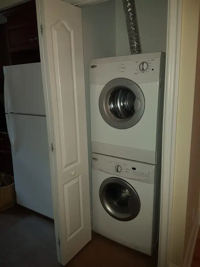 Mile-end 2 bedroom   Den - Photo 10