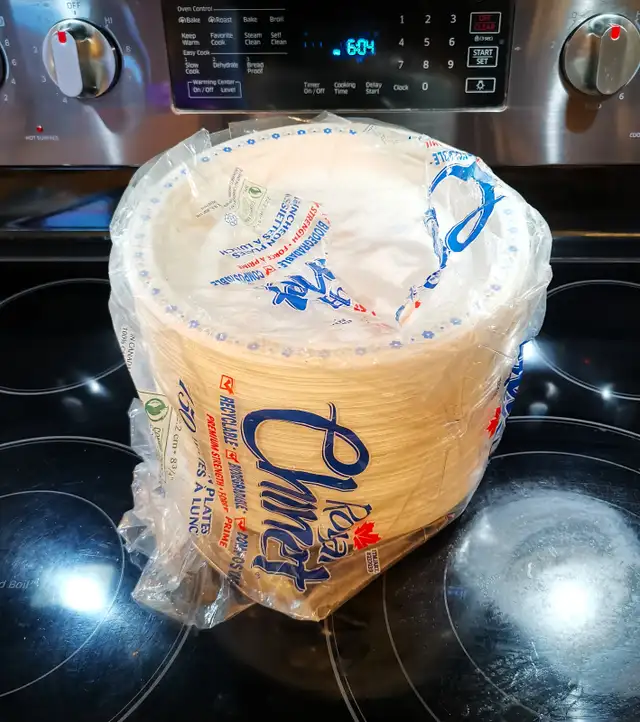 Brand New 150pcs Disposable Party Paper Plates - Photo 2