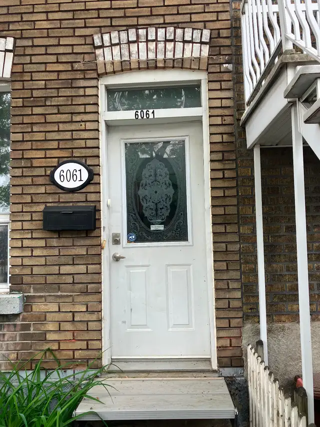 4 1/2 upper duplex for rent July 1st