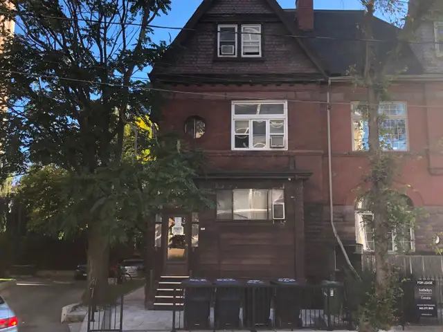 1 unit on main floor in house walk to UFT near Subway