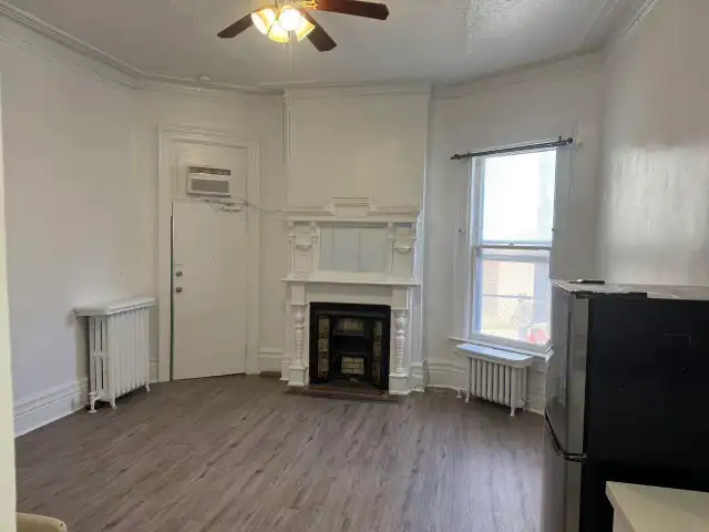 1 unit on main floor in house walk to UFT near Subway - Photo 2