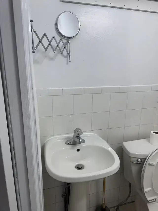 1 unit on main floor in house walk to UFT near Subway - Photo 8