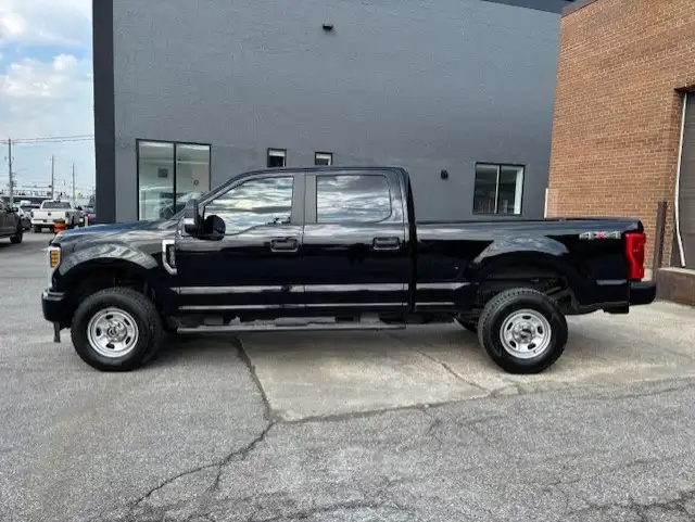 2019 Ford Super Duty F-350 SRW XLT 4WD CREW CAB SHORT BOX-CAME - Photo 2