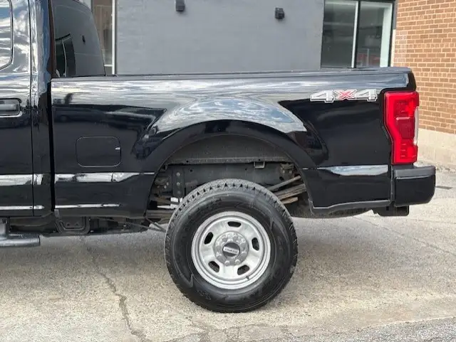 2019 Ford Super Duty F-350 SRW XLT 4WD CREW CAB SHORT BOX-CAME - Photo 3