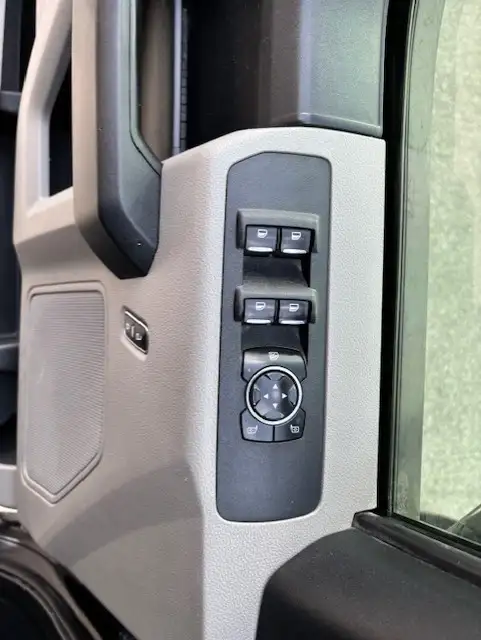 2019 Ford Super Duty F-350 SRW XLT 4WD CREW CAB SHORT BOX-CAME - Photo 17