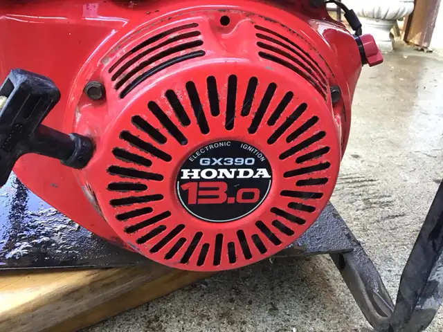 Honda Gas Motor - Photo 4