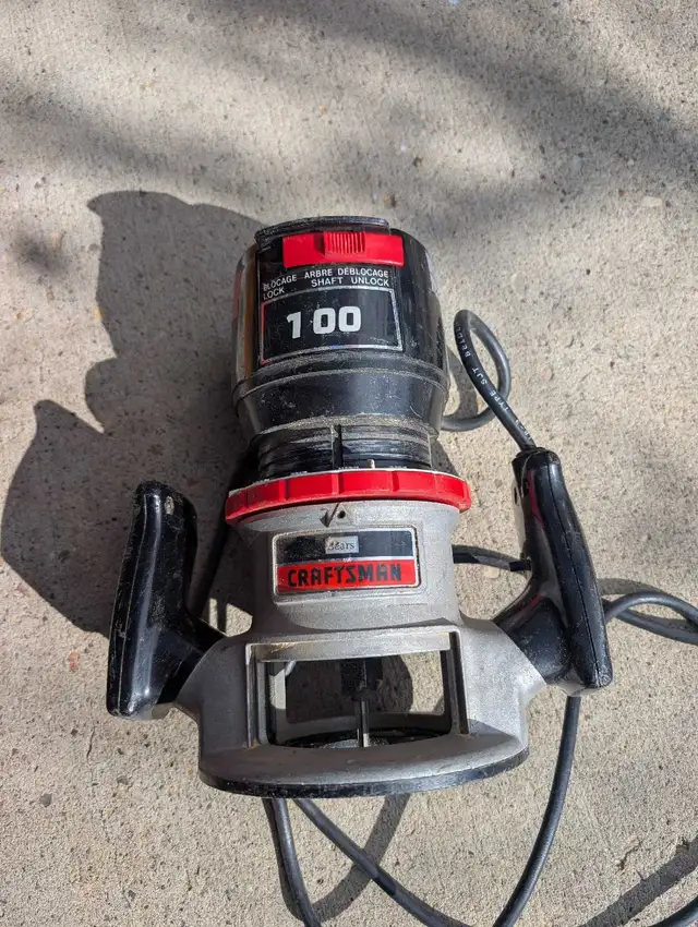 Craftsman Router with Bits