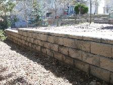 Retaining Wall: Wood, Concrete, Paving stones - Photo 6