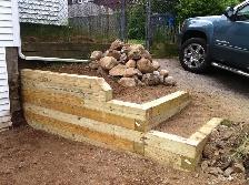 Retaining Wall: Wood, Concrete, Paving stones - Photo 7